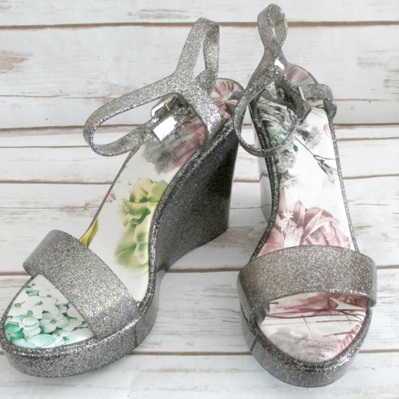 Qupid Glitter Platform Wedges - Picture 9 of 9